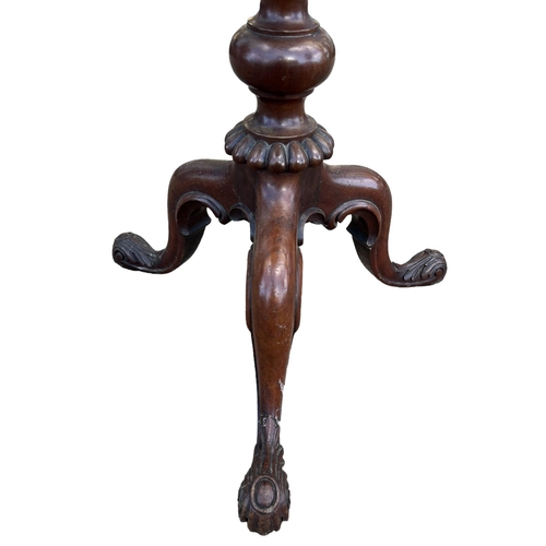 202 - MANNER OF GILLOWS, A 19TH CENTURY MAHOGANY OCCASIONAL TRIPOD TABLE
The shaped top supported on a ree... 