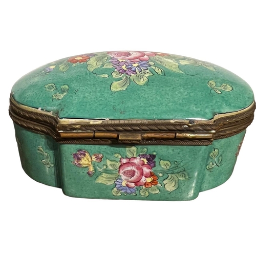 85 - VEUVE PERRIN, A LARGE 19TH CENTURY FRENCH DOMED HINGED BOX
Having floral decoration on green ground.... 