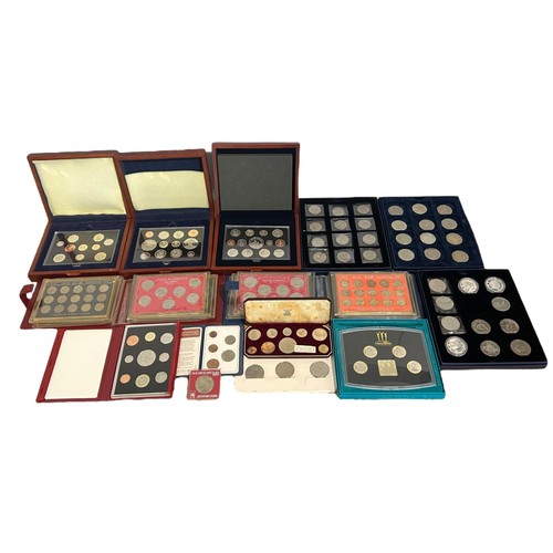 12 - ROYAL MINT AND OTHERS, A COLLECTION OF COINS AND COIN PROOF SETS
Comprising Royal Mint 2002 Proof Co... 