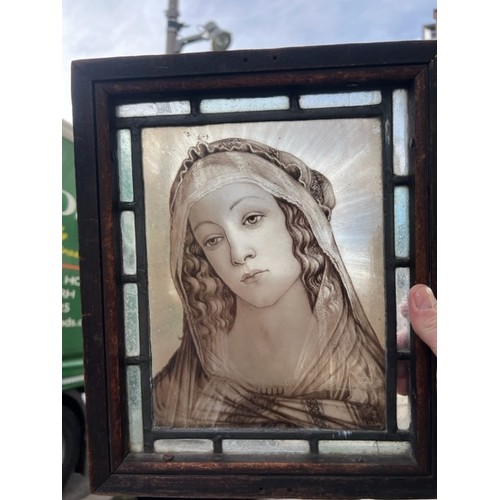 161A - AFTER SANDRO BOTTICELLI, 19TH CENTURY STAINED GLASS PANEL
Portrait of Madonna, framed.
(sight 23cm x... 