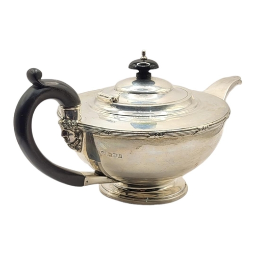 2 - EDWARD BARNARD & SONS LTD, AN EARLY 20TH CENTURY SILVER TEA SET, HALLMARKED LONDON, 1913
Comprising ... 