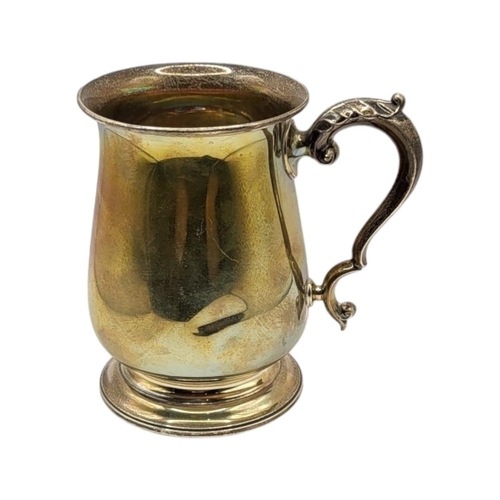 29 - ST. PAULS SCHOOL, LONDON, A 20TH CENTURY SILVER MUG, HALLMARKED HARRISON BROTHERS & HOWSON, SHEFFIEL... 