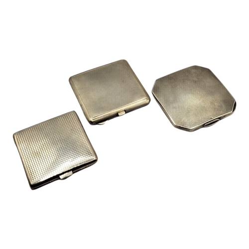 39 - WALKER & HALL, AN ART DECO MIRRORED SILVER COMPACT, HALLMARKED CHESTER, 1938, TOGETHER WITH TWO OTHE... 