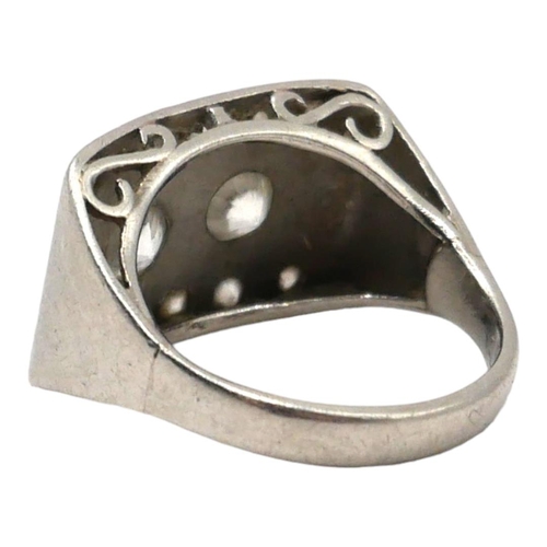 47 - ART DECO WHITE METAL AND DIAMOND RING (WHITE METAL TESTS AS PLATINUM)
Having two round old European ... 
