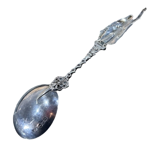 21 - SAMUEL JACOB, A CASED EDWARDIAN SILVER DESSERT SPOON, HALLMARKED, LONDON, 1901
Decorated with stylis... 