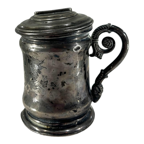 24 - AUSTRIAN OR GERMAN, A LARGE LATE 18TH/EARLY 19TH SILVER LADLE AND MUG, TOGETHER WITH LATER GERMAN SI... 