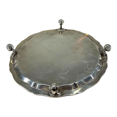 4 - J.B. CHATTERLEY & SONS LTD, A VINTAGE SILVER CARD TRAY, HALLMARKED BIRMINGHAM, 1983
Chased Celtic st... 