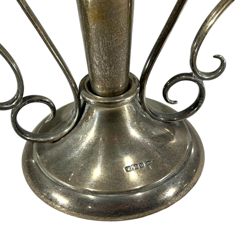 8 - WALKER & HALL, AN EARLY 20TH CENTURY SILVER EPERGNE, HALLMARKED, SHEFFIELD, 1913
Three removable flu... 