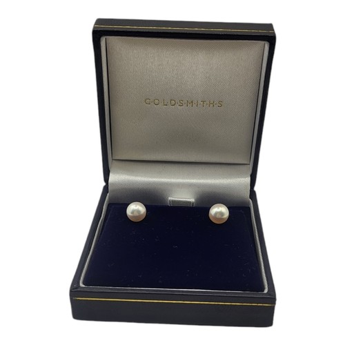 197 - A VINTAGE 9CT GOLD AND PEARL NECKLACE AND EARRING SUITE
Housed in retail boxes for Goldsmiths.  
(ne... 