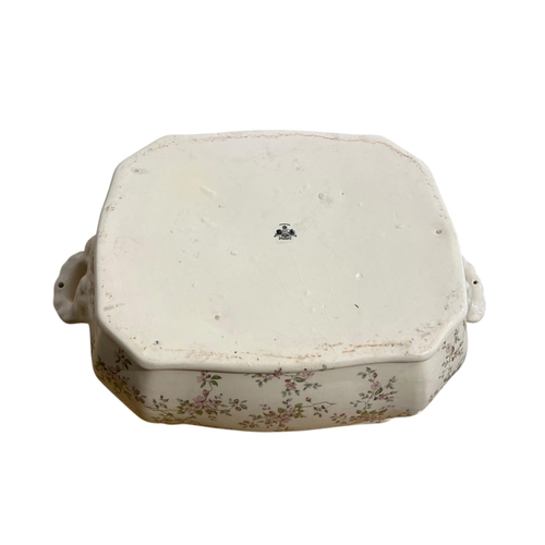 70 - A LATE 19TH/EARLY 20TH CENTURY FLORAL IRONSTONE FOOTBATH/JARDINIERE
Having two carry handles. 
(h 18... 