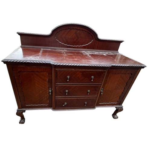 46 - AN EARLY 20TH CENTURY CARVED MAHOGANY CHIPPENDALE REVIVAL DINING ROOM SUITE
To include a set of eigh... 