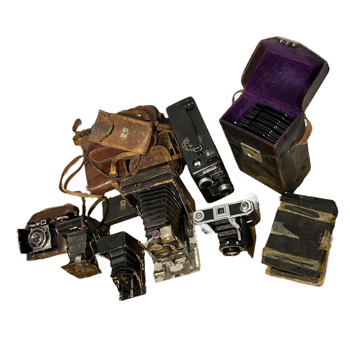 123A - A COLLECTION OF SIX LATE 19TH/20TH CENTURY CAMERAS
Comprising Kodak Compur. Voigtlander prontor II, ... 