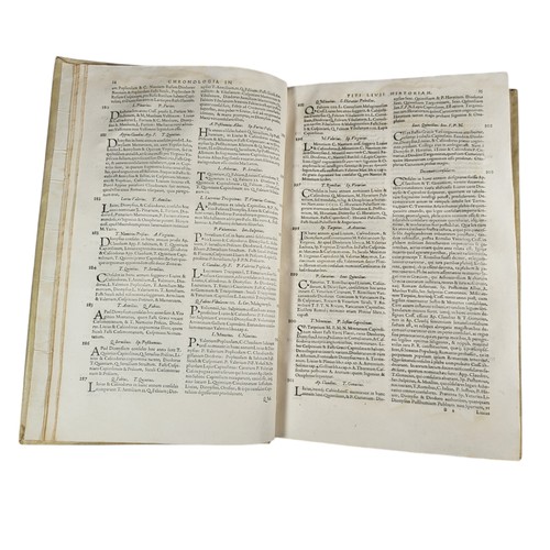 122 - Livius
Chronologia in Titi Livii Historiam 
Francofurti ad Moenum 1568
56pp, [6], 119pp, [82], 112pp... 