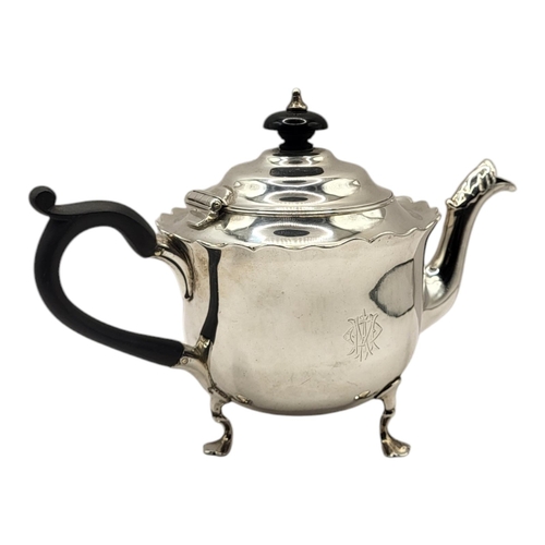 115 - JOHN NEWTON MAPPIN (MAPPIN & WEBB), A LATE 19TH CENTURY VICTORIAN SILVER BATCHELOR’S TEAPOT, HALLMAR... 