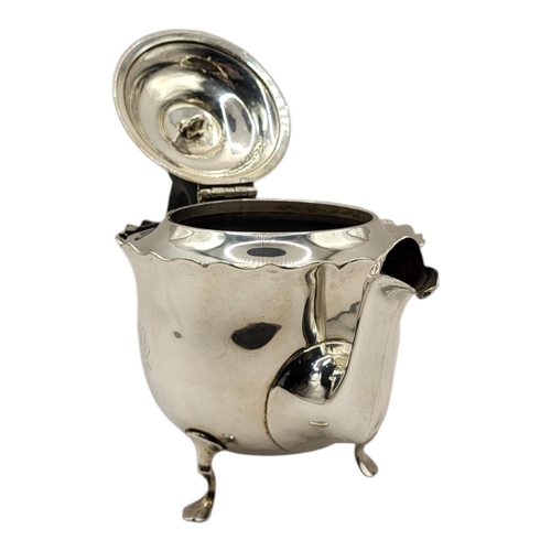 115 - JOHN NEWTON MAPPIN (MAPPIN & WEBB), A LATE 19TH CENTURY VICTORIAN SILVER BATCHELOR’S TEAPOT, HALLMAR... 