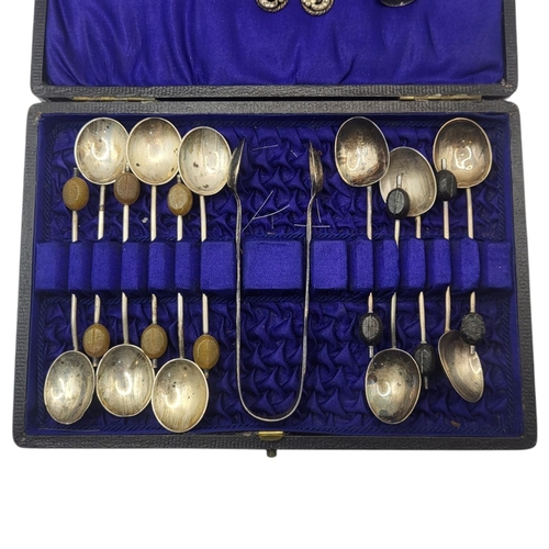 143 - A COLLECTION OF 19TH CENTURY VICTORIAN AND LATER SILVER ITEMS
Comprising silver thimble, hallmarked ... 