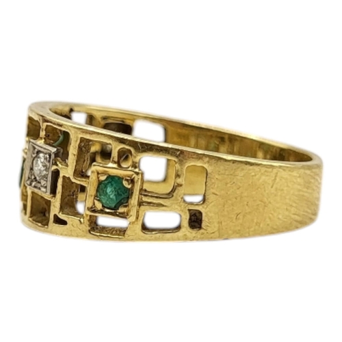 2 - JOHN DONALD, AN 18CT GOLD, EMERALD AND DIAMOND RING , CIRCA 1970 
Hallmarked London, 1972, having st... 