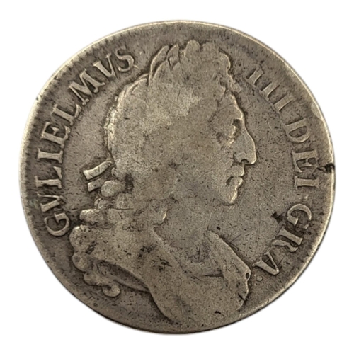 256 - A 17TH CENTURY BRITISH WILLIAM III SILVER 1 CROWN COIN, DATED 1696
3rd bust, 1st harp. 
(approx diam... 