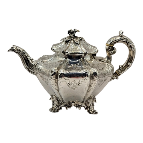 5 - EDWARD, EDWARD JUNIOR, JOHN & WILLIAM BARNARD, A 19TH CENTURY EARLY VICTORIAN SILVER THREE PIECE TEA... 