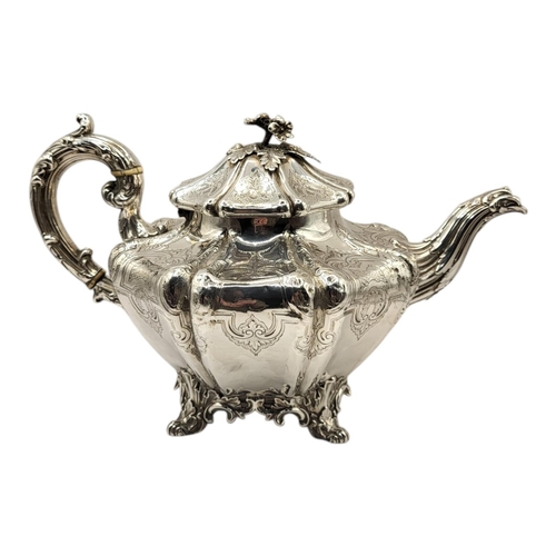 5 - EDWARD, EDWARD JUNIOR, JOHN & WILLIAM BARNARD, A 19TH CENTURY EARLY VICTORIAN SILVER THREE PIECE TEA... 