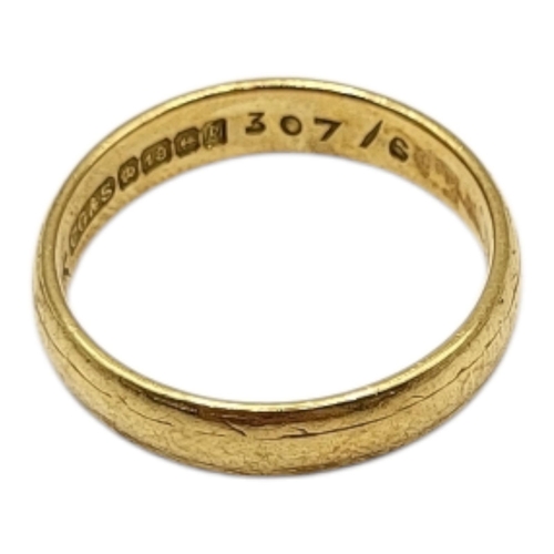 50 - CHARLES GREEN & SON LTD, AN 18CT YELLOW GOLD BAND RING, HALLMARKED BIRMINGHAM, 1966. 
(UK ring size ... 