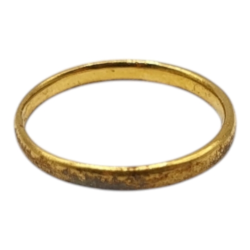 52 - CHARLES GREEN & SON LTD, A 22CT YELLOW GOLD BAND RING, HALLMARKED BIRMINGHAM, 1956. 
(UK P', 2.3g)