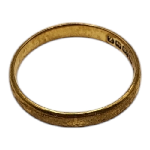 60 - DEAKIN & FRANCIS LTD, AN 18CT YELLOW GOLD BAND RING, HALLMARKED BIRMINGHAM, 1924. (UK ring size M', ... 