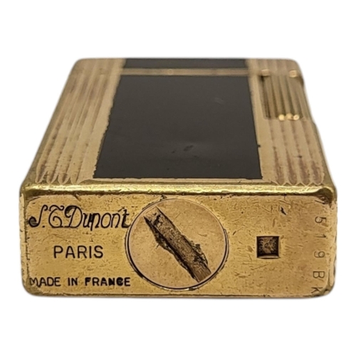 94 - ST. DUPONT, PARIS, A VINTAGE LIGNE 1 BS GOLD PLATED AND LAQUE DE CHINE LIGHTER, CIRCA 1970’S
Having ... 