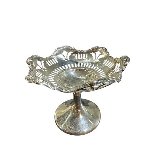 177 - S. BLANCKENSEE & SON LTD, A PAIR OF GEORGE V SILVER BONBON DISHES IN THE FORM OF MINIATURE TAZZAS, H... 