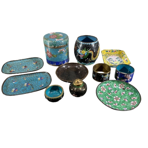 391 - A COLLECTION OF QING DYNASTY AND LATER CLOISONNÉ ENAMEL ITEMS, TO INCLUDE TO CANTON ENAMEL EXAMPLES
... 