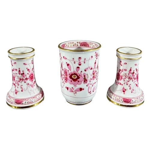 407 - A 19TH CENTURY MEISSEN PORCELAIN PINK INDIAN FLOWER PATTERN INKWELL, VASE AND PAIR OF CANDLESTICKS
A... 