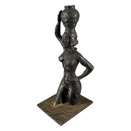 424 - EUROPEAN SCHOOL, A 20TH CENTURY IMPRESSIONIST BRONZE FIGURAL SCULPTURE, DEPICTING A NUDE LADY CARRYI... 