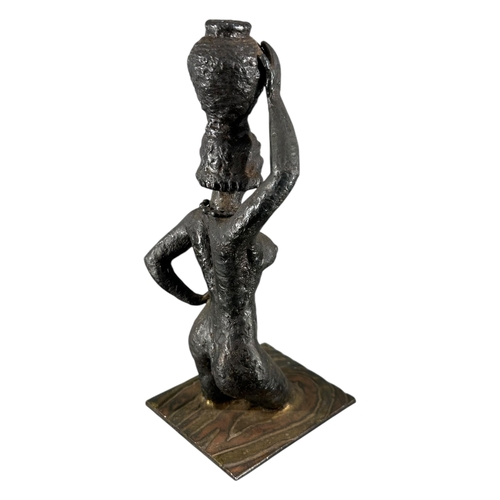 424 - EUROPEAN SCHOOL, A 20TH CENTURY IMPRESSIONIST BRONZE FIGURAL SCULPTURE, DEPICTING A NUDE LADY CARRYI... 