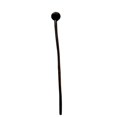 406 - A LATE 19TH/EARLY 20TH CENTURY AFRICAN WOODEN KNOBKERRIE WAR CLUB (POSSIBLY ZULU).
(length 65cm)