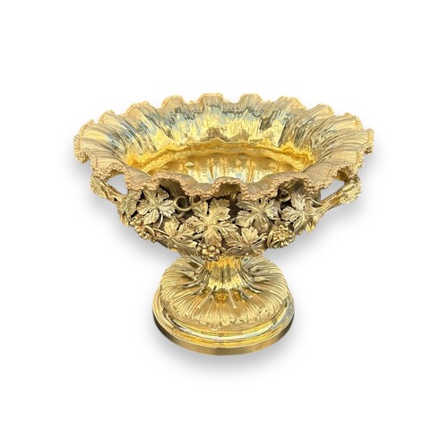 1 - BENJAMIN SMITH III, A LARGE 19TH CENTURY VICTORIAN TWIN HANDLED SILVER GILT FRUIT BOWL, HALLMARKED L... 