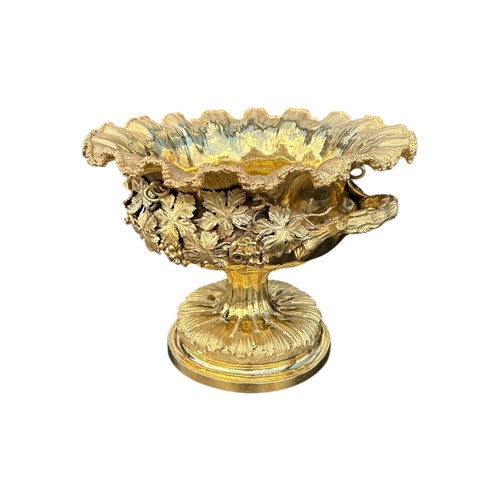 1 - BENJAMIN SMITH III, A LARGE 19TH CENTURY VICTORIAN TWIN HANDLED SILVER GILT FRUIT BOWL, HALLMARKED L... 