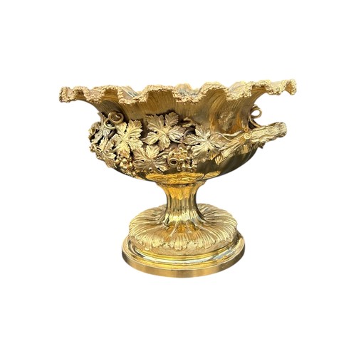 1 - BENJAMIN SMITH III, A LARGE 19TH CENTURY VICTORIAN TWIN HANDLED SILVER GILT FRUIT BOWL, HALLMARKED L... 