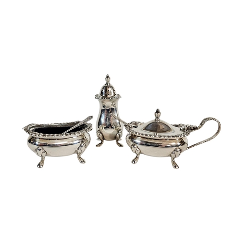 10 - J.B. CHATTERLEY & SONS LTD, THREE PIECE SILVER CRUET SET AND SPOONS, HALLMARKED BIRMINGHAM, 1971, TO... 