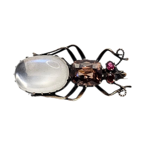 29 - A 19TH CENTURY VICTORIAN YELLOW METAL, MOONSTONE AND ORANGE TOURMALINE INSECT BEETLE BROOCH (YELLOW ... 