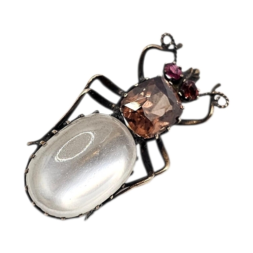 29 - A 19TH CENTURY VICTORIAN YELLOW METAL, MOONSTONE AND ORANGE TOURMALINE INSECT BEETLE BROOCH (YELLOW ... 