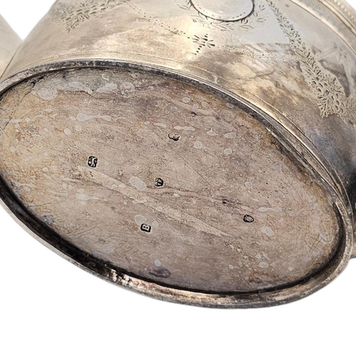 502 - HENRY CHAWNER & JOHN EAMES, A LATE 18TH CENTURY GEORGE III SILVER TEAPOT
Hallmarked London, 1797, ov... 