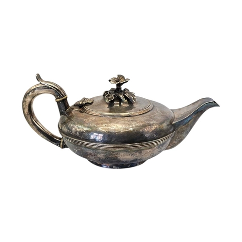 506 - PATRICK LOUGHLIN, A 19TH CENTURY WILLIAM IV IRISH SILVER TEAPOT
Hallmarked Dublin, 1835, wide compre... 