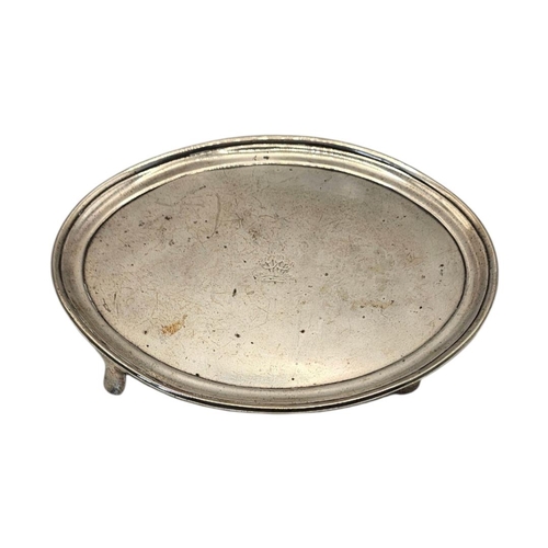 508 - ROBERT BREADING, AN EARLY 19TH CENTURY GEORGE III IRISH SILVER TEAPOT STAND
Hallmarked Dublin, 1806,... 