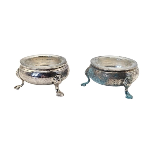 520 - A MATCHED PAIR OF MID 18TH CENTURY GEORGE II AND GEROGE III SILVER SALTS
Hallmarked David Hennell I,... 