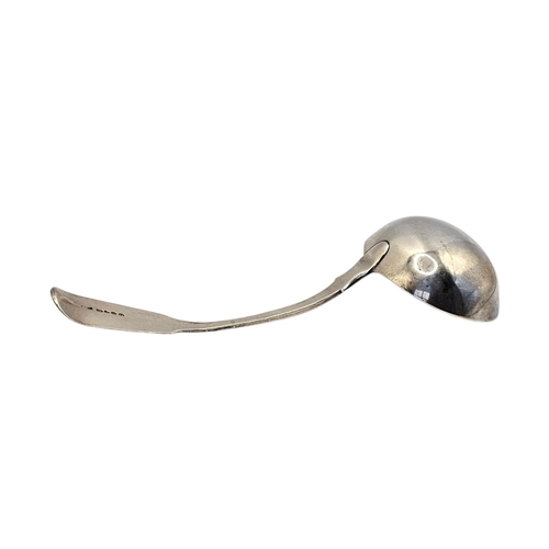 542 - WILLIAM CHAWNER II, A 19TH CENTURY GEORGE IV SILVER LADLE
Hallmarked London, 1824, fiddle pattern wi... 