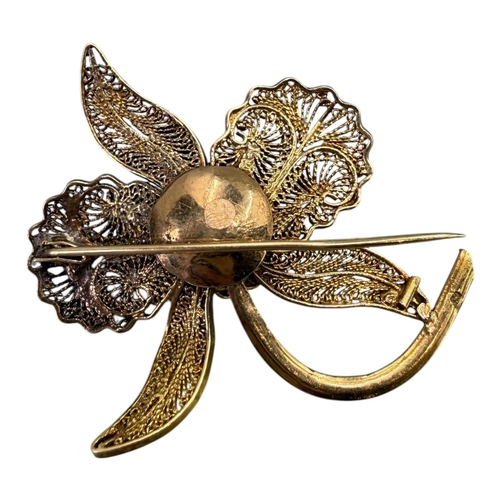 553 - (POSSIBLY FRENCH) 20TH CENTURY YELLOW METAL FILIGREE FLORAL BROOCH (YELLOW METAL TESTED AS 18CT)
Orc... 