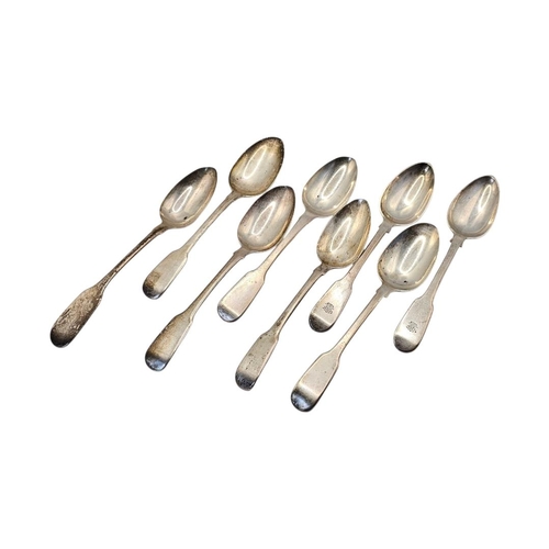 556 - THREE PAIRS OF 19TH CENTURY GEORGIAN AND VICTORIAN SILVER SPOONS AND TWO INDIVIDUAL SPOONS
Pairs com... 