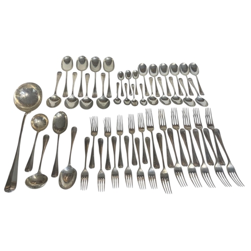 640 - JOHN ROUND & SON LTD, A COLLECTION OF GEORGE V SILVER FLATWARE
Hallmarked Sheffield, 1916, Hanoveria... 