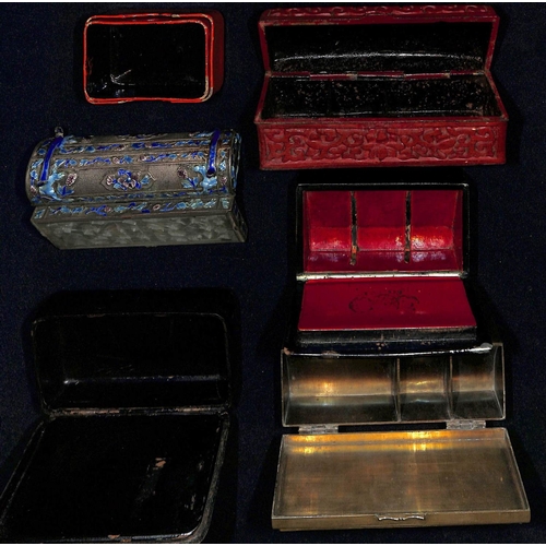 848 - Lacquer / Jadeite. Lacquer boxes (4) including a red Chinese carved box, Japanese box decorated with... 