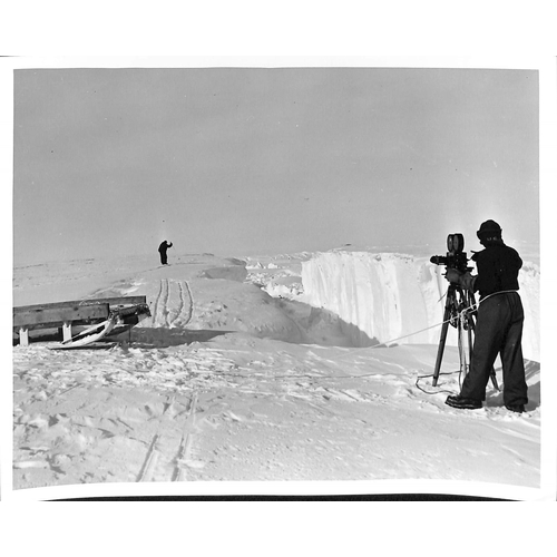 955 - Operation Highjump / Windmill. 1946-48 Large (mainly 25x20cm) Press Photos taken during 1946-47 Oper... 